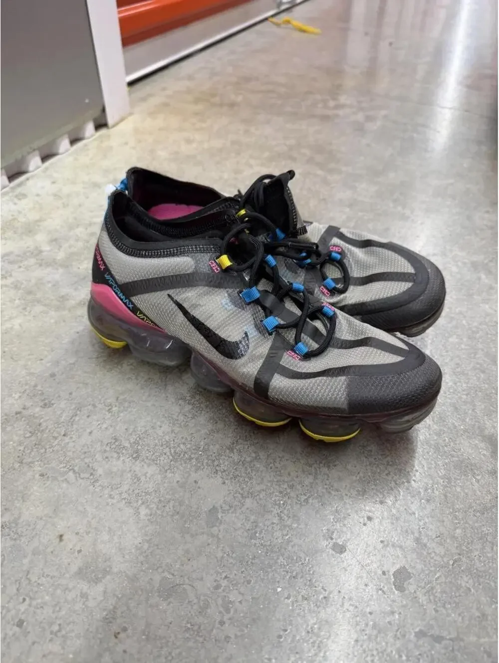 Nike Air VaporMax Moon Particle Multi-Color black gym shoes size 9 MENS